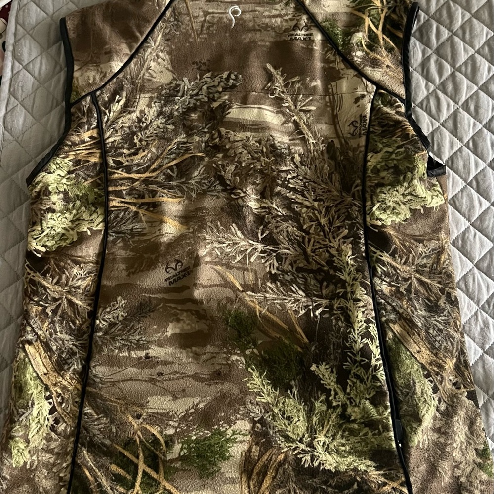 Prois Camo Vest - Picture 4 of 5